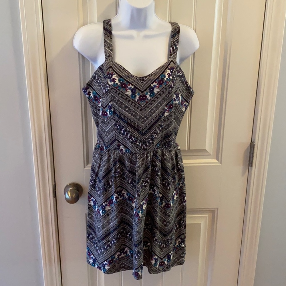 Patterned cutout back dress - Small